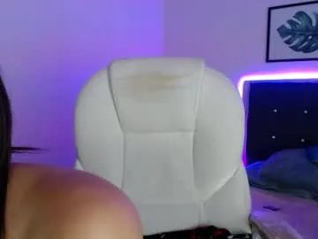 Freechat mia_collens_ on Chaturbate