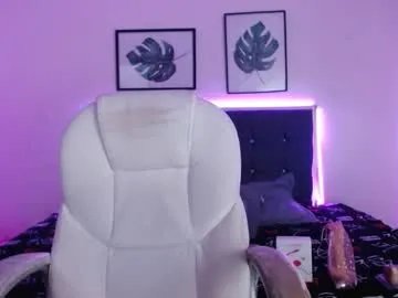 Freechat mia_collens_ on Chaturbate