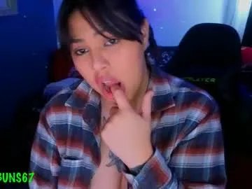 miacanela_xo on Chaturbate