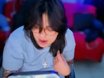 miacanela_xo on Chaturbate