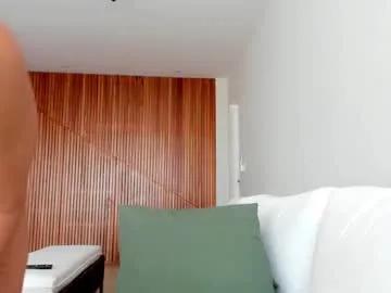 Admire sexy slut Miiiawallace miiiawallace from Chaturbate