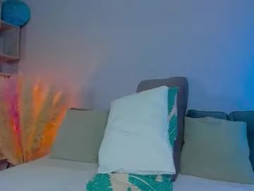 Freechat mirabrunette on Chaturbate