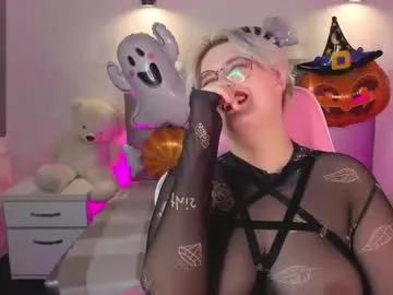Naked Monikasweetie wants you to fuck her body now monikasweetie from Chaturbate