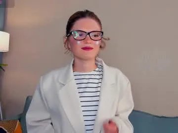 Freechat odettechurchwell on Chaturbate