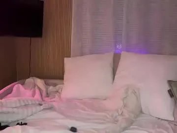 Freechat officiallyonlytams on Chaturbate