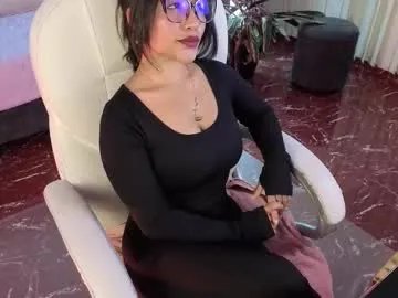 petite_molly_ on Chaturbate