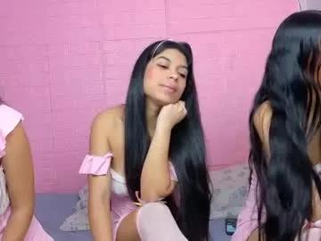 petitestrawberry18 on Chaturbate