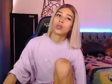 pupi_wolf from Chaturbate