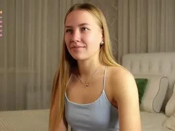 Freechat roxanelan on Chaturbate