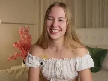 Freechat roxanelan on Chaturbate