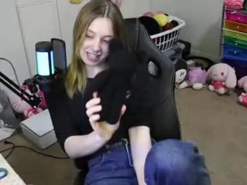 Freechat roxiethefox on Chaturbate