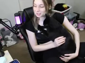 Freechat roxiethefox on Chaturbate