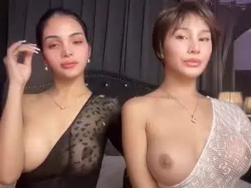 Freechat sexyadrianaqueents on Chaturbate