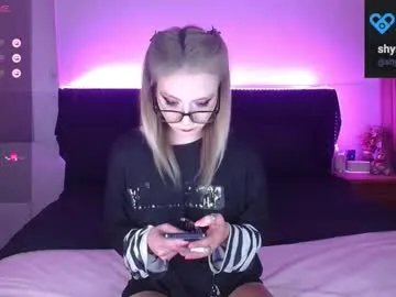 shysweetrish on Chaturbate