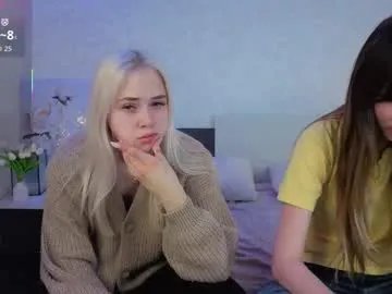 Freechat smile_with_nicole on Chaturbate