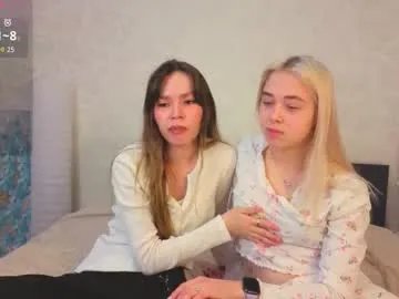 Freechat smile_with_nicole on Chaturbate