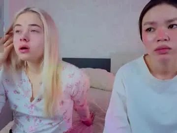 Freechat smile_with_nicole on Chaturbate