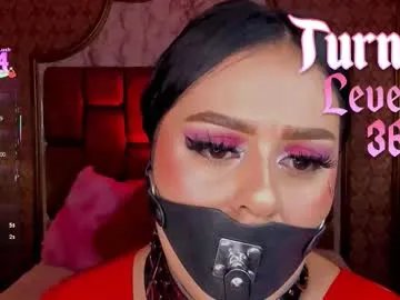 Freechat soffiqueen on Chaturbate