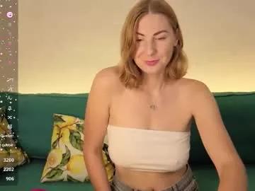 Freechat soulmategirl on Chaturbate