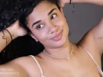 soytropicalfruit on Chaturbate