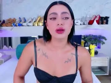 suzan_jane — My big ass is waiting for you here Tip menu to play // GOAL: Ride my big torso hard #bigass #muscle #squirt #anal #latina
