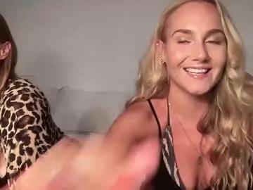 Freechat swedish_candii on Chaturbate