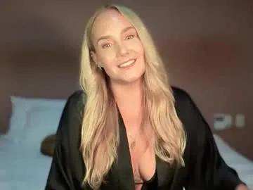 Freechat swedish_candii on Chaturbate