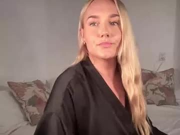 Freechat swedish_candii on Chaturbate