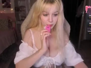 sweetcheecksmolly on Chaturbate 