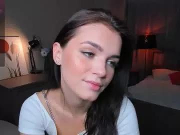 synne_glows on Chaturbate 