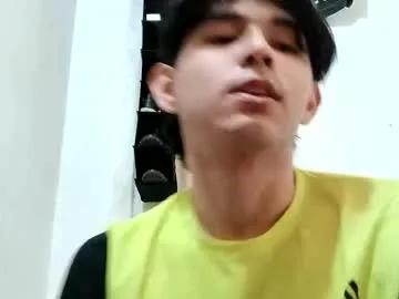 Explore Chaturbate's Thebluesky_18 thebluesky_18 from Chaturbate