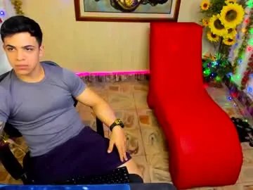 themuscularvenezuelanman on Chaturbate