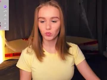 Admire Trinahillier, she wants to masturbate for you trinahillier from Chaturbate