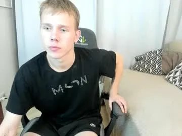 Freechat twelveeek on Chaturbate