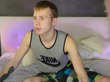 Freechat twelveeek on Chaturbate