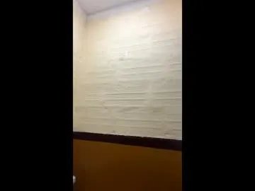 valeria_mendozza — Goal 17 : spanks ass (28 tokens remaining) #latina #squirt #lovense #cum #natural