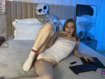 vikky_moon on Chaturbate