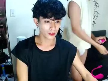 Freechat wildesttwinky on Chaturbate