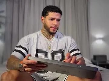 yamp_bigcock on Chaturbate