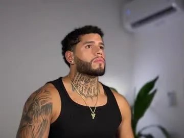 yamp_bigcock on Chaturbate