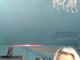 adrianna_fox on Flirt4Free 