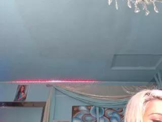 adrianna_fox on Flirt4Free 