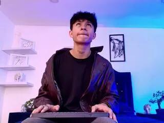 angeel_thomas on Flirt4Free 