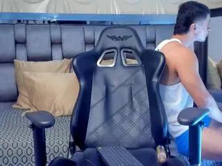 aron_jonnes on Flirt4Free 