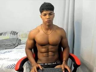 dominnic_strong on Flirt4Free 
