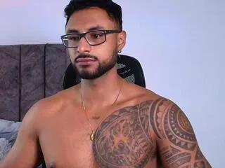 liiam_garcia on Flirt4Free 