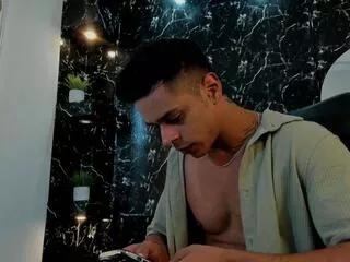 louis_brownn on Flirt4Free 