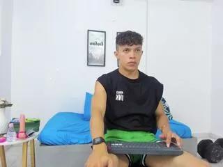 lucas_luxx on Flirt4Free 