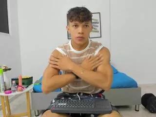 lucas_luxx on Flirt4Free 
