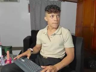 lucas_luxx on Flirt4Free 